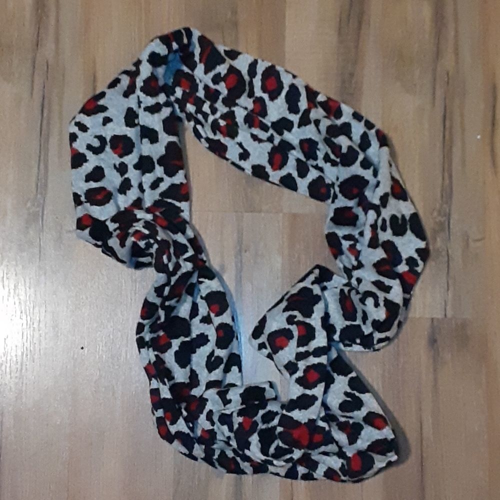 Red&Black Leopard Scarf